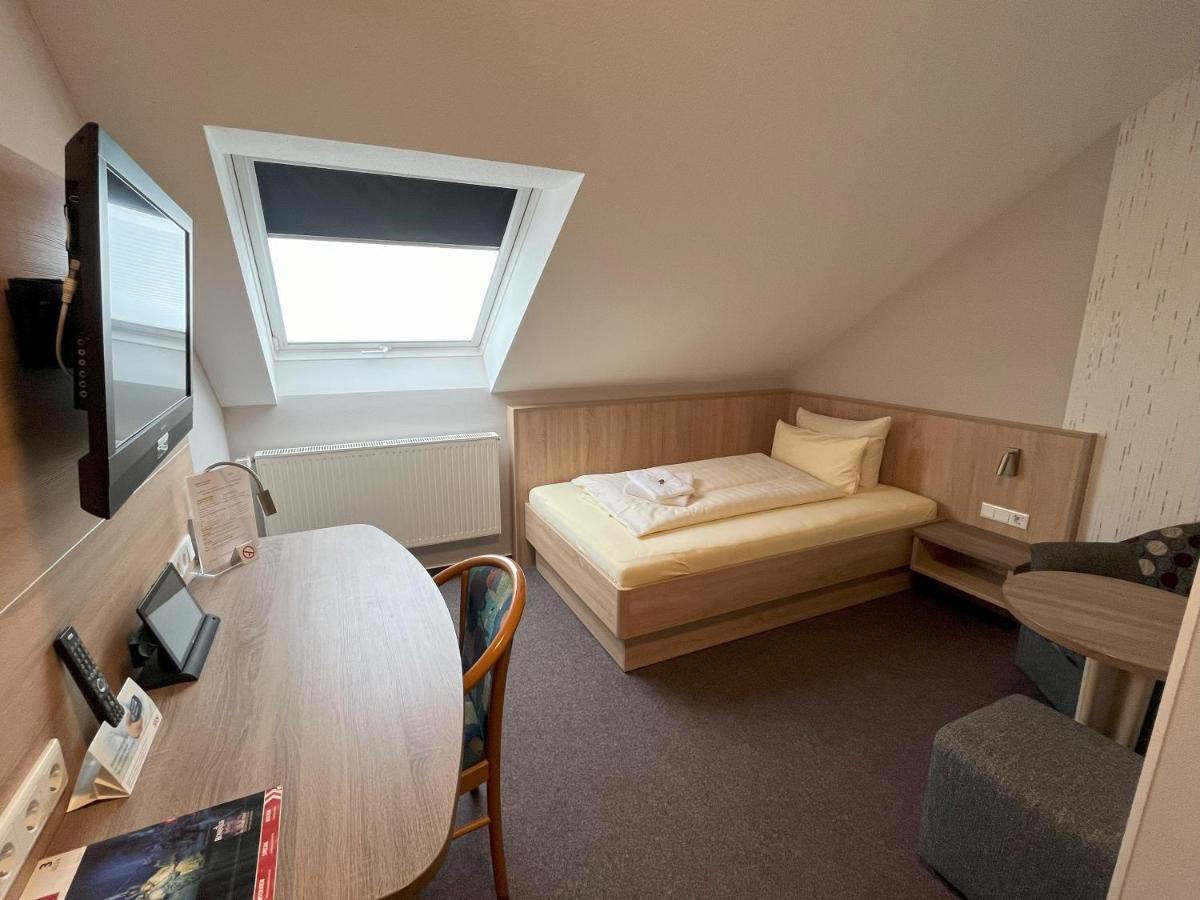 Hotel Am Steinertsee Kaufungen المظهر الخارجي الصورة