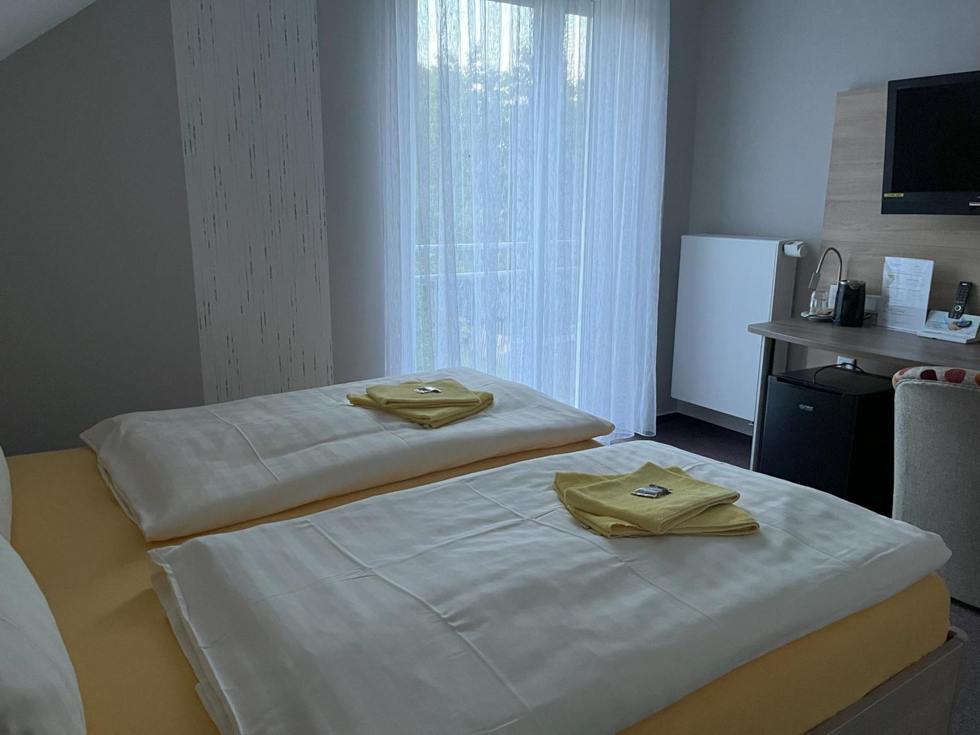 Hotel Am Steinertsee Kaufungen المظهر الخارجي الصورة