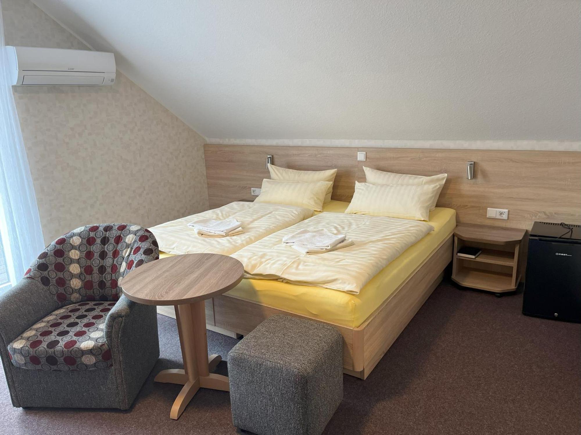 Hotel Am Steinertsee Kaufungen المظهر الخارجي الصورة