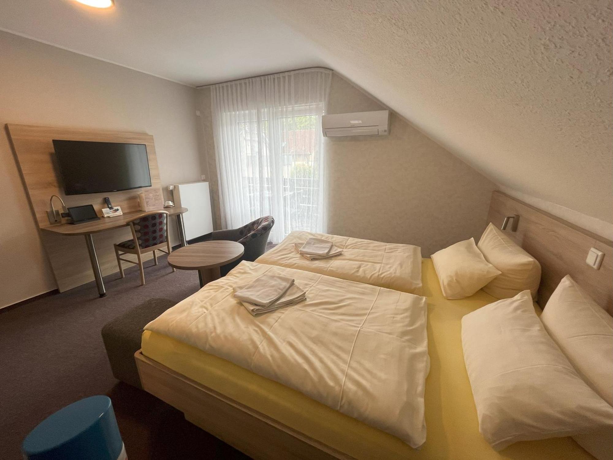 Hotel Am Steinertsee Kaufungen المظهر الخارجي الصورة