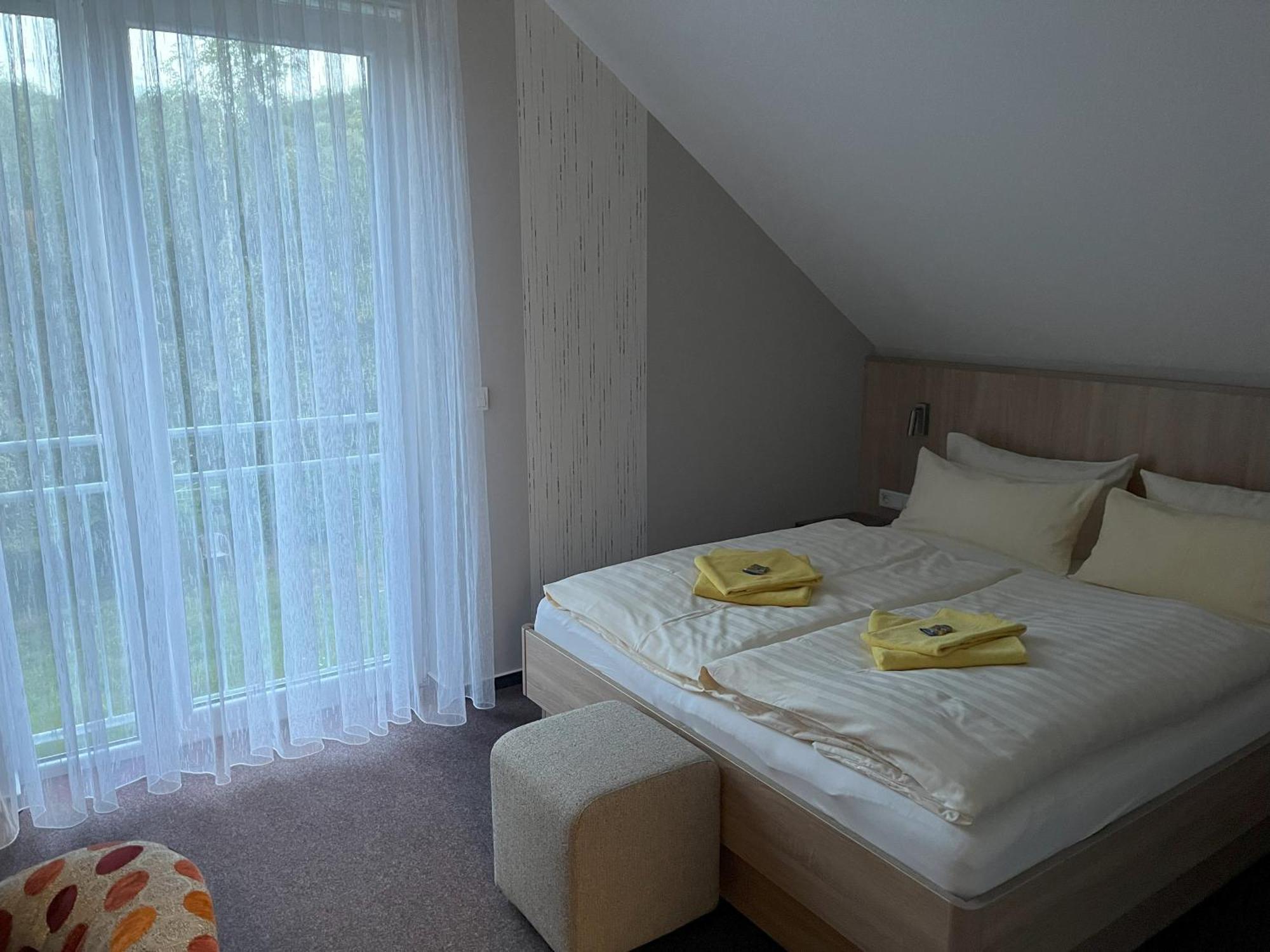 Hotel Am Steinertsee Kaufungen المظهر الخارجي الصورة
