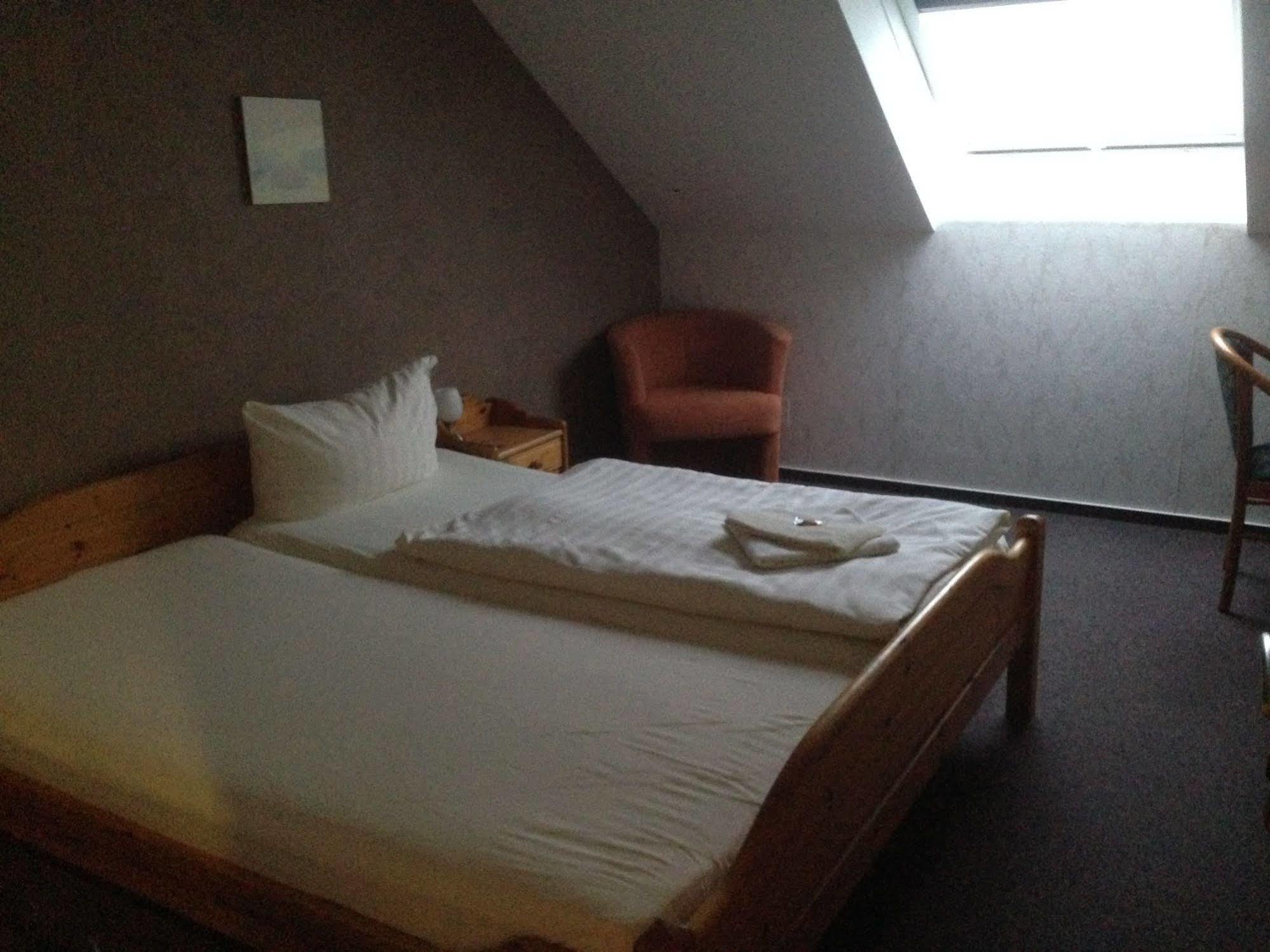 Hotel Am Steinertsee Kaufungen المظهر الخارجي الصورة