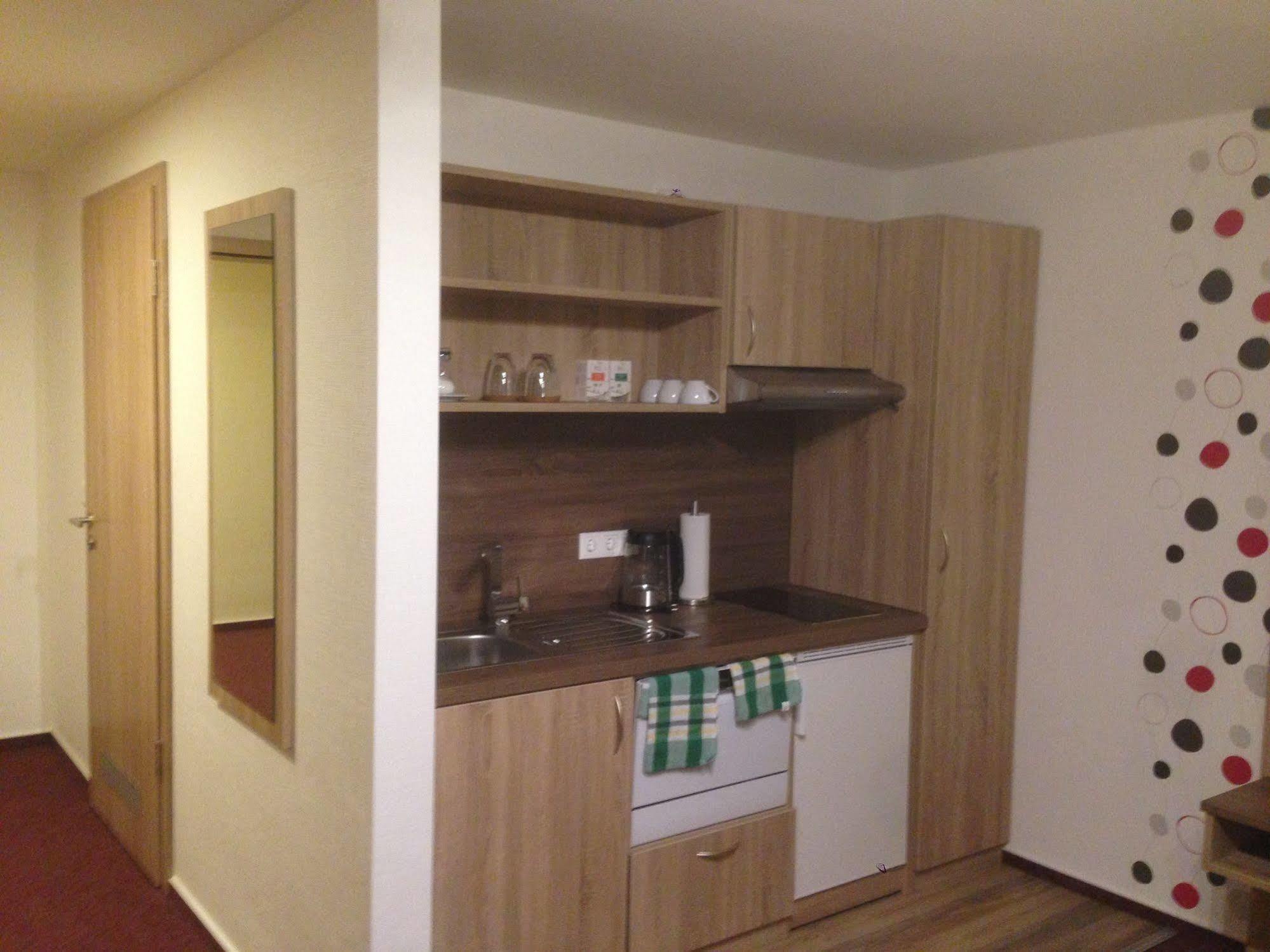 Hotel Am Steinertsee Kaufungen المظهر الخارجي الصورة